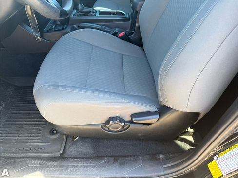 Used 2022 Toyota Tacoma SR image 13