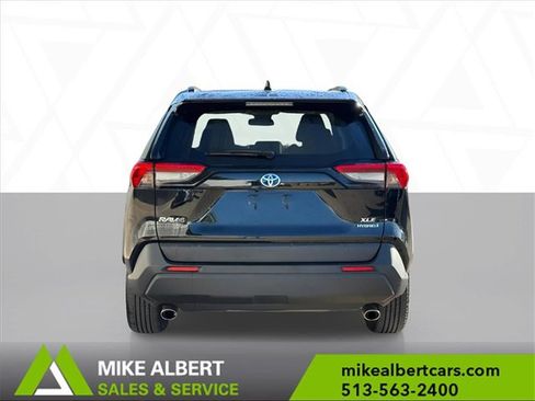 Used 2021 Toyota RAV4 XLE image 5