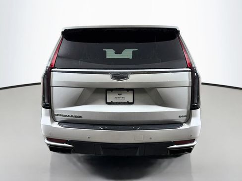 Used 2021 Cadillac Escalade ESV Premium Luxury w/ LPO, Illumination Package AWD/4WD image 7