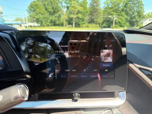 Used 2024 Chevrolet Corvette Stingray Premium Conv w/ Z51 Performance Package RWD image 15