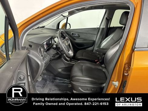 Used 2017 Chevrolet Trax LT w/ Sun & Sound Package image 5