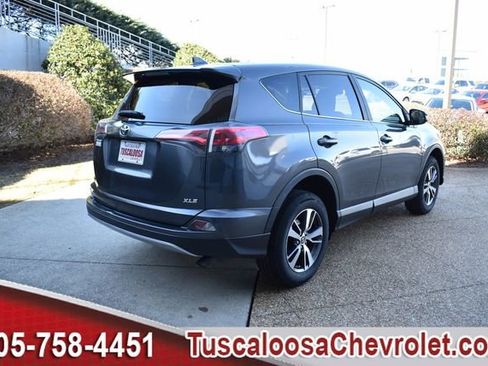 Used 2018 Toyota RAV4 XLE image 10