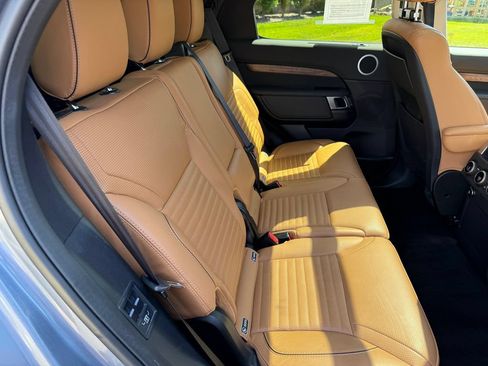 Used 2018 Land Rover Discovery HSE AWD/4WD image 30