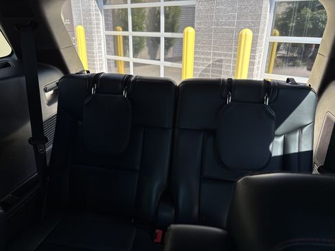 Used 2025 Ford Explorer ST-Line AWD/4WD image 25