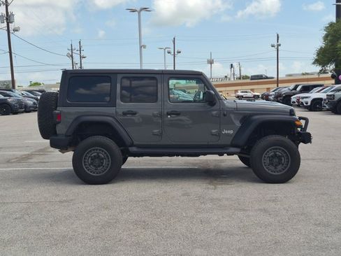Used 2019 Jeep Wrangler Unlimited Sport S AWD/4WD image 4