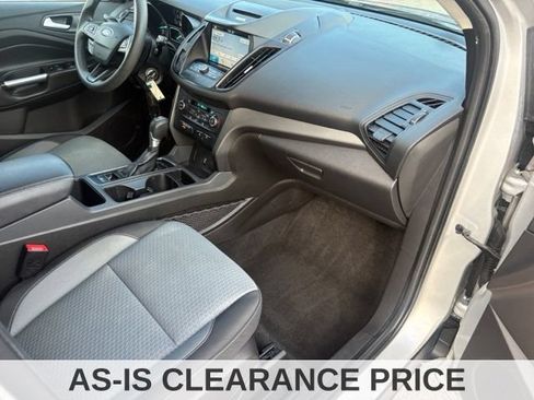 Used 2017 Ford Escape SE w/ Equipment Group 201A AWD/4WD image 40