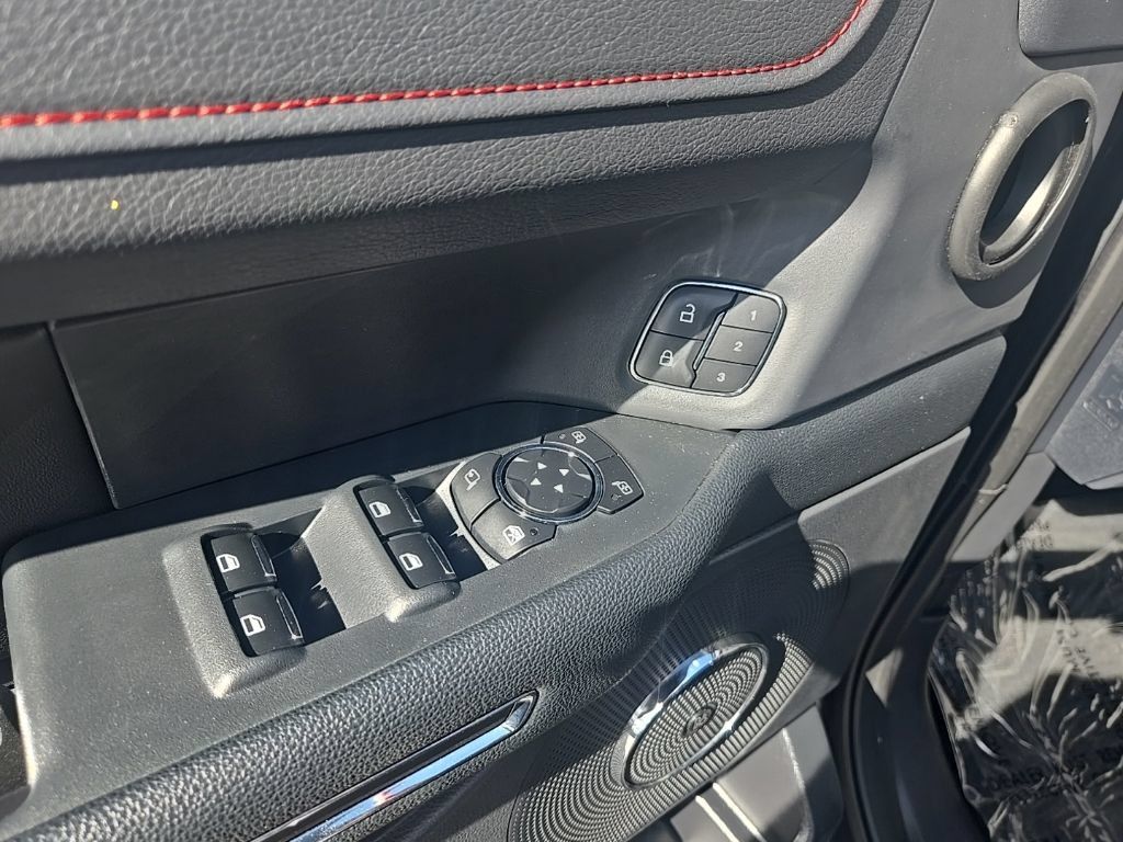 Used 2023 Ford Expedition Max Limited AWD/4WD image 9
