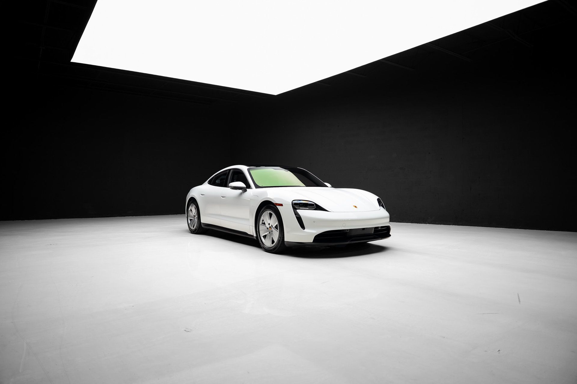 Used 2022 Porsche Taycan RWD image 80