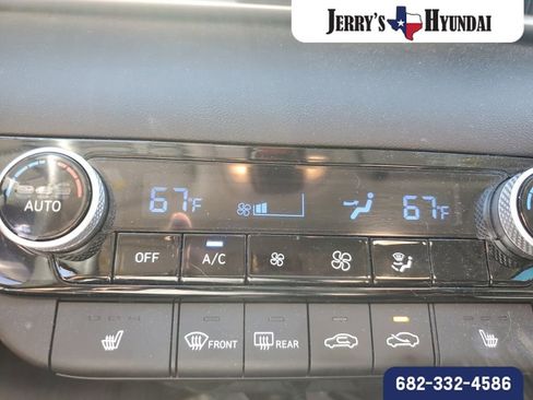 Used 2023 Hyundai Elantra Blue image 17