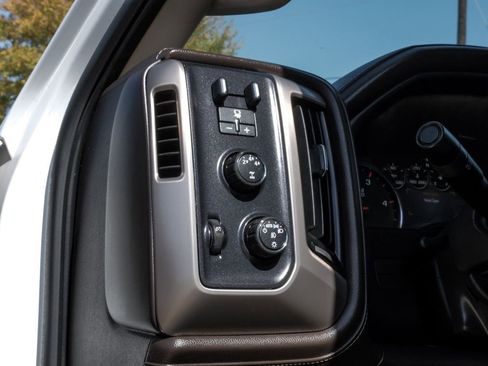 Used 2015 GMC Sierra 3500 Denali w/ Duramax Plus Package image 33