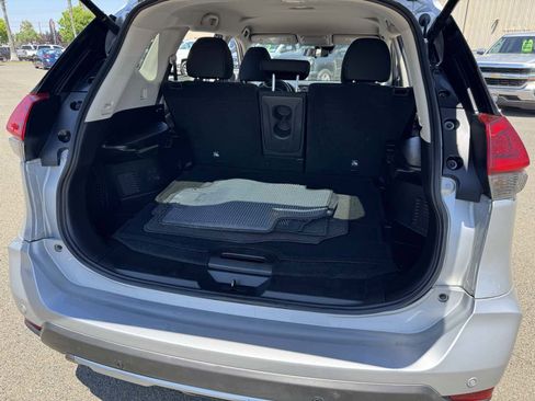 Used 2019 Nissan Rogue SV FWD image 17