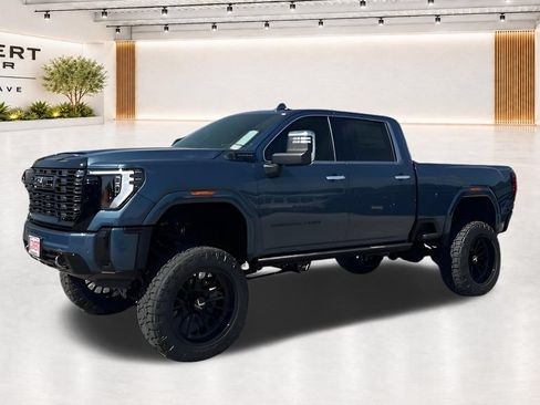 Used 2026 GMC Sierra 2500 Denali Ultimate w/ LPO, Black Badging Package AWD/4WD image 4