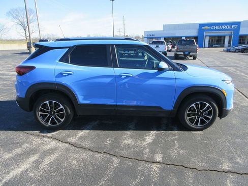 Certified 2024 Chevrolet TrailBlazer LT w/ Driver Confidence Package image 6