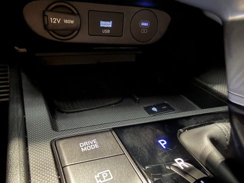 Used 2025 Hyundai Elantra Sport image 17