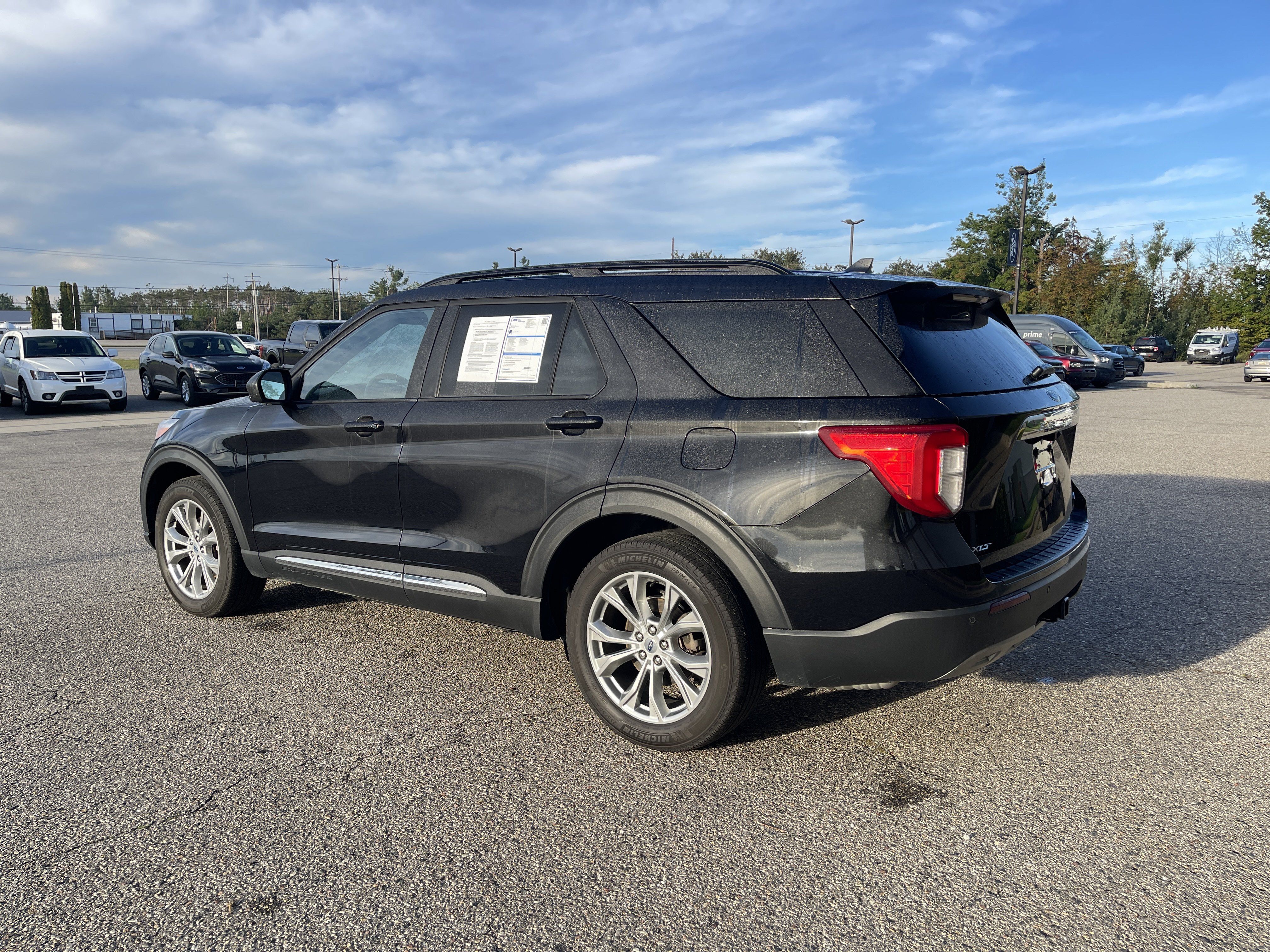 Used 2023 Ford Explorer XLT w/ Equipment Group 202A AWD/4WD image 6