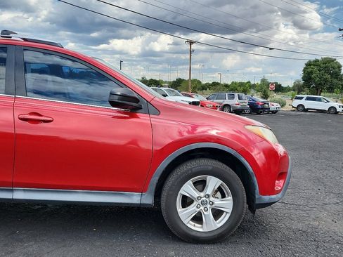 Used 2013 Toyota RAV4 LE FWD image 4