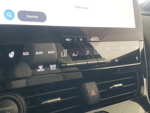 Used 2024 Toyota bZ4X FWD image 33