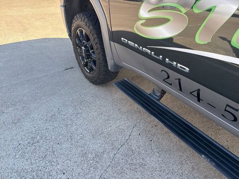 Used 2022 GMC Sierra 2500 Denali w/ Denali Ultimate Package image 9