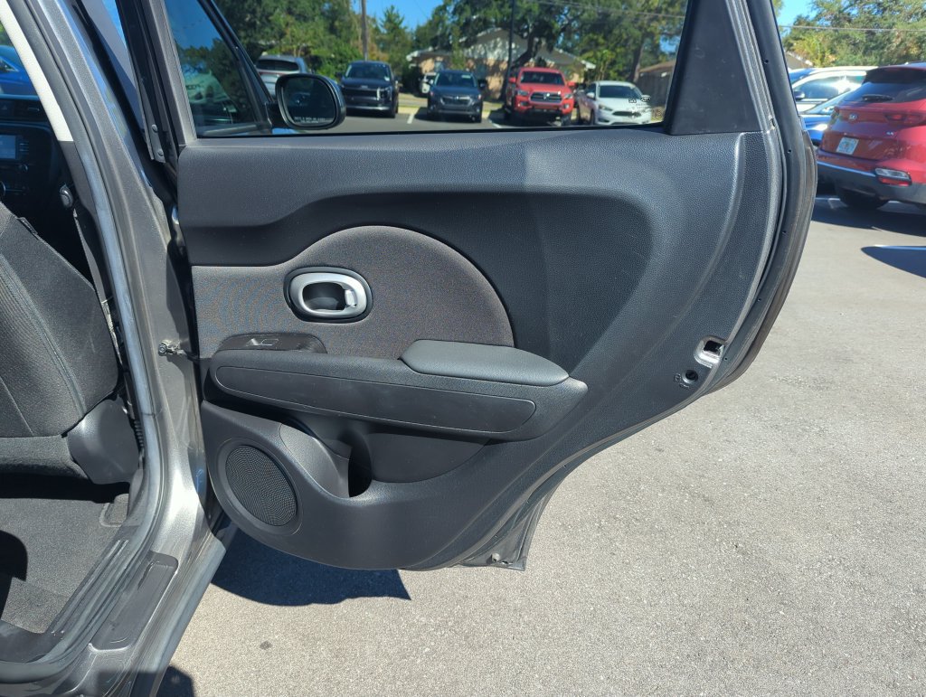 Used 2017 Kia Soul + FWD image 30