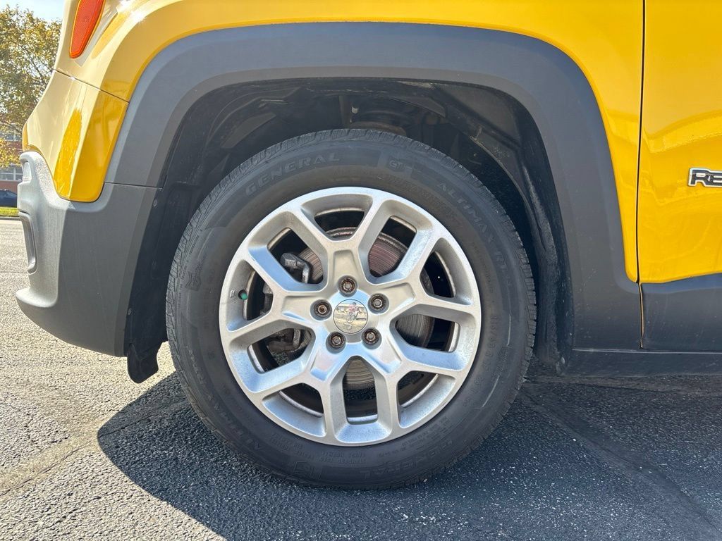 Used 2015 Jeep Renegade Sport w/ Power & Air Group FWD image 9