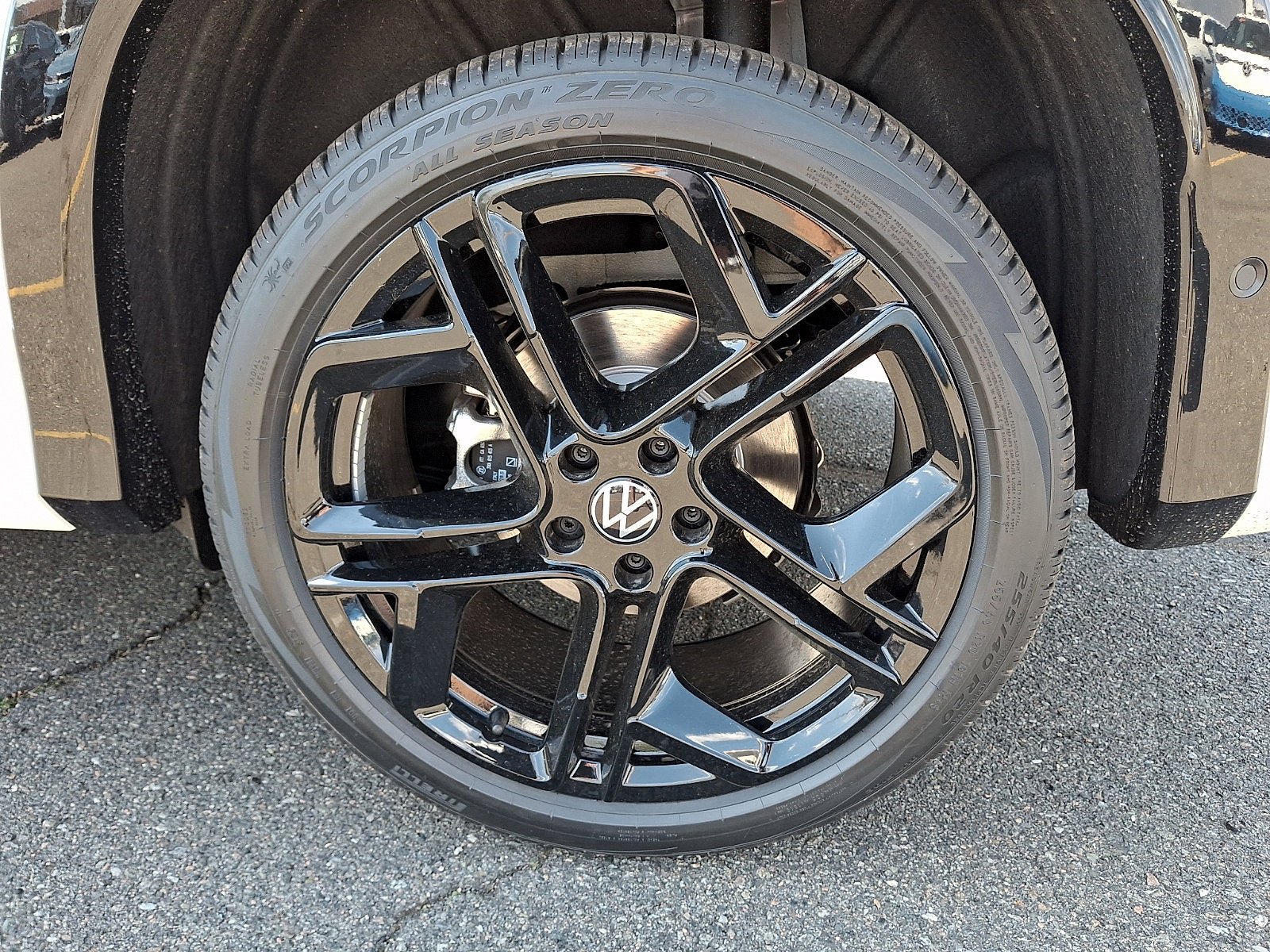 New 2026 Volkswagen Tiguan SE R-Line AWD/4WD image 5