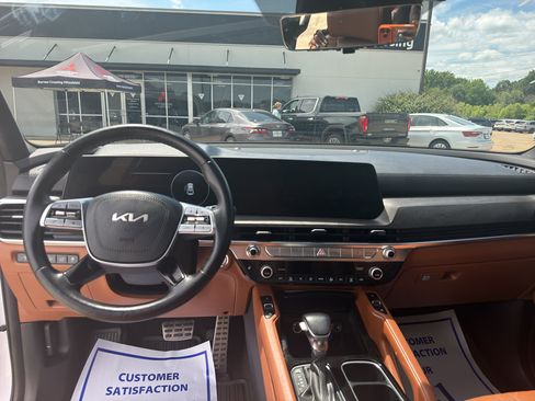 Used 2024 Kia Telluride SX Prestige X-Pro AWD/4WD image 14
