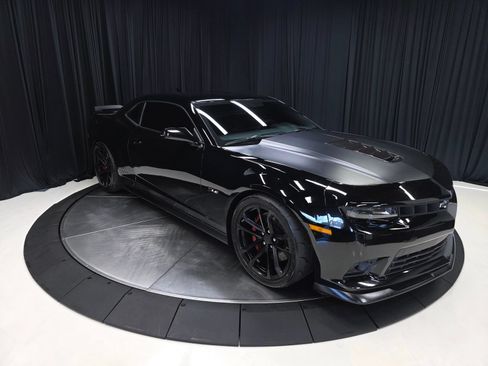Used 2015 Chevrolet Camaro SS w/ SS Performance Package RWD image 15