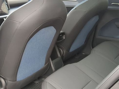 Used 2025 Volvo EX30 Plus w/ Protection Package Premier image 17