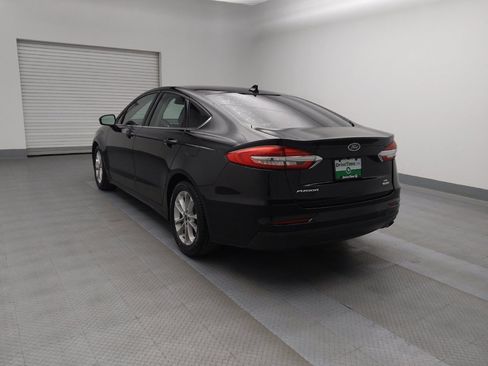Used 2020 Ford Fusion SE image 5