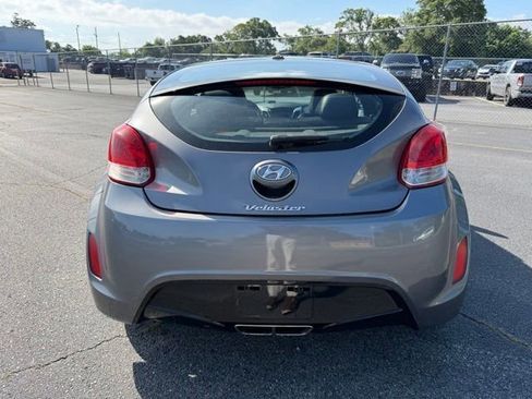 Used 2012 Hyundai Veloster w/ Style Pkg FWD image 3