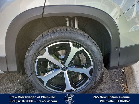 New 2026 Volkswagen Tiguan SE image 8