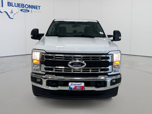 Used 2024 Ford F250 XLT AWD/4WD image 2