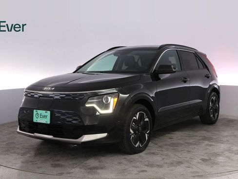 Used 2024 Kia Niro Wind FWD image 2