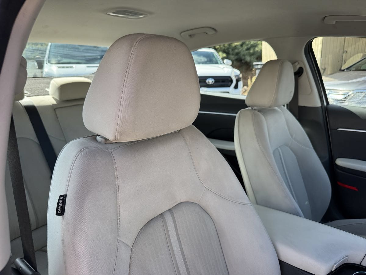 Used 2025 Hyundai Sonata SEL FWD image 15