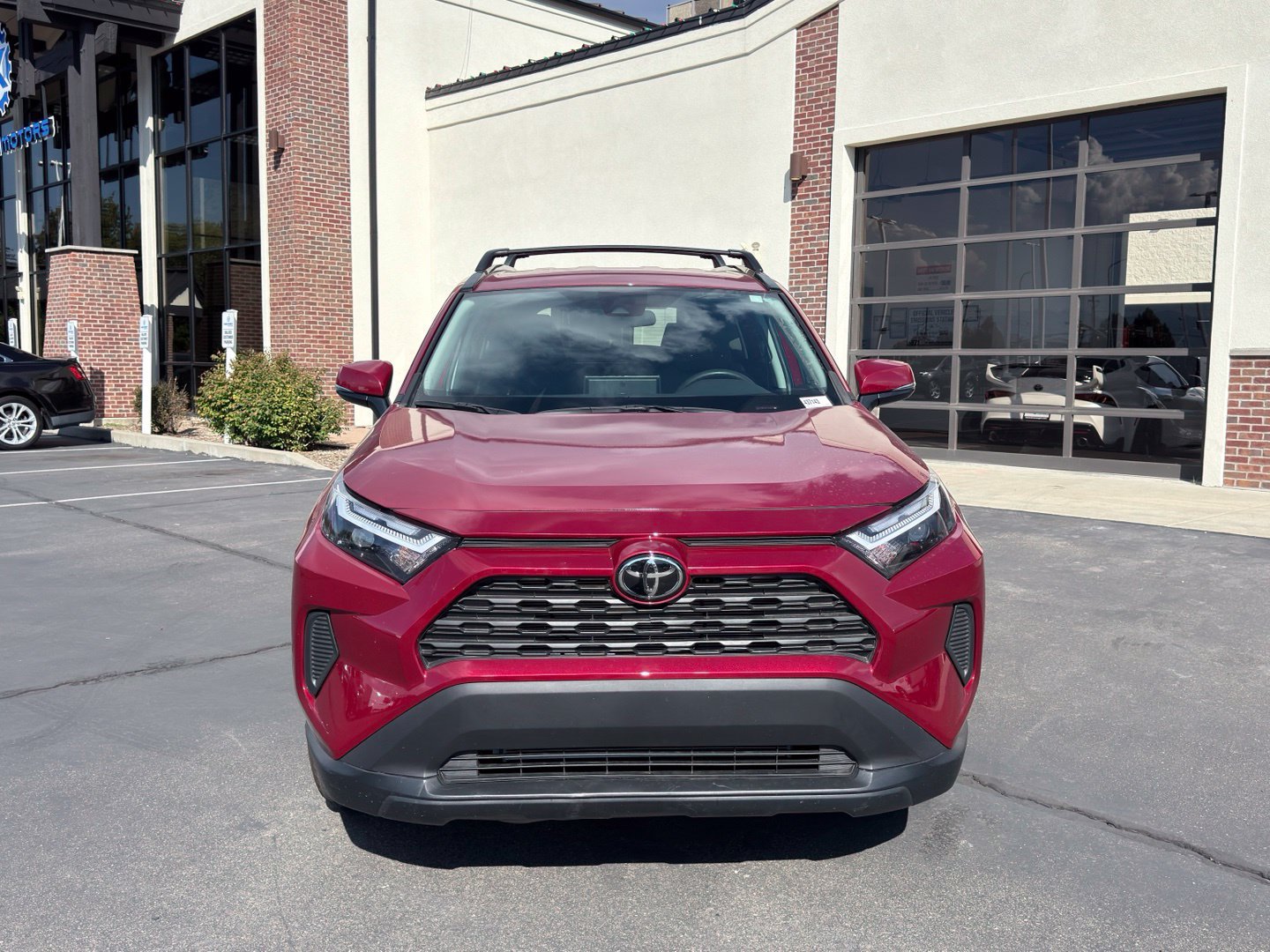 Used 2025 Toyota RAV4 XLE FWD image 5