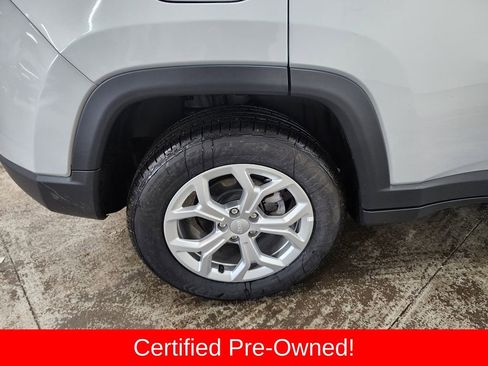 Certified 2024 Jeep Compass Latitude image 42