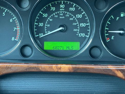 Used 2008 Jaguar XJ8 image 24