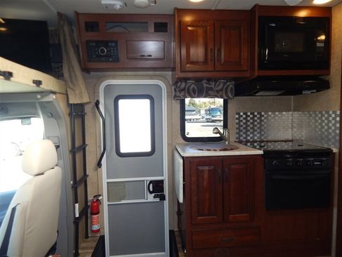 Used 2015 Mercedes-Benz Sprinter 3500 image 35