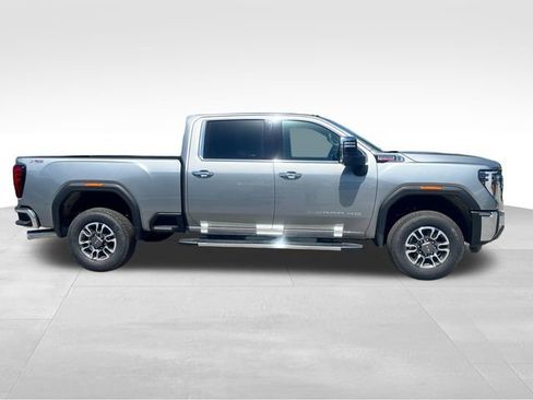 Used 2025 GMC Sierra 2500 SLT w/ SLT Premium Package image 4