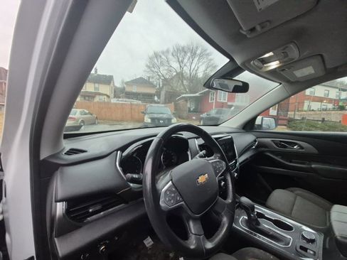 Used 2021 Chevrolet Traverse LT w/ LPO, Floor Liner Package image 10