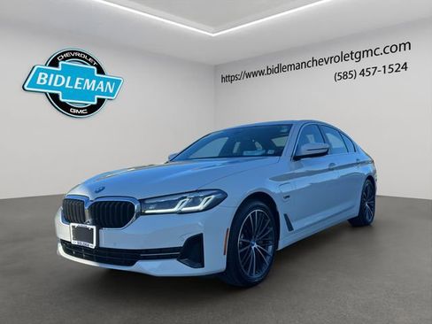 Used 2023 BMW 530e xDrive image 3