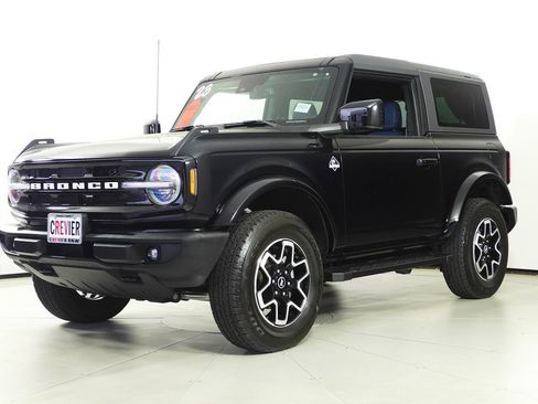 Used 2023 Ford Bronco Outer Banks image 2