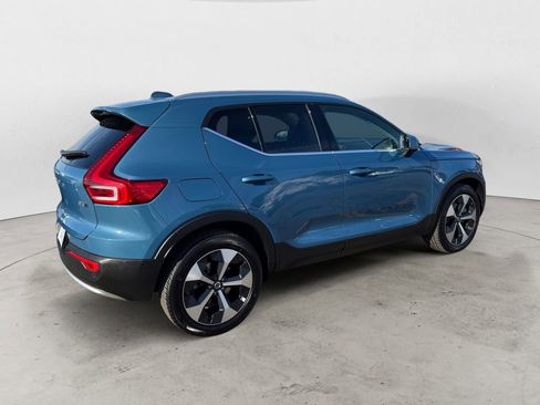 Certified 2025 Volvo XC40 B5 Plus image 6