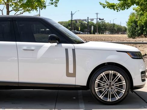 New 2026 Land Rover Range Rover SE AWD/4WD image 10