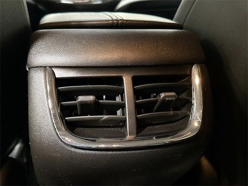 Used 2017 Chevrolet Malibu Premier image 27