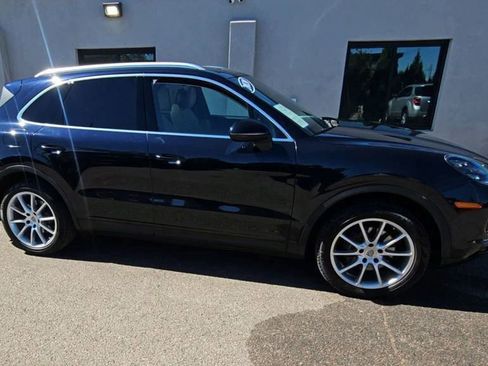 Used 2020 Porsche Cayenne image 9
