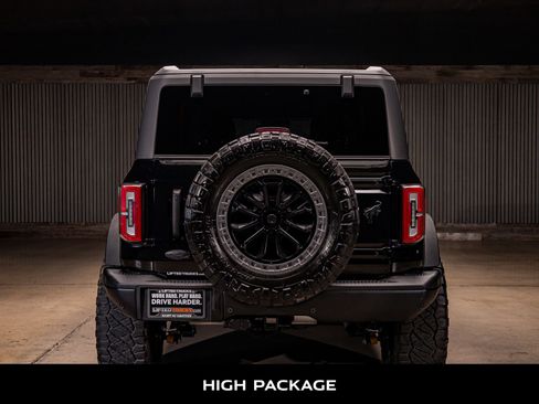 Used 2022 Ford Bronco Badlands image 7