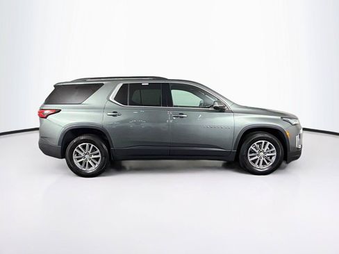 Used 2022 Chevrolet Traverse LT FWD image 12