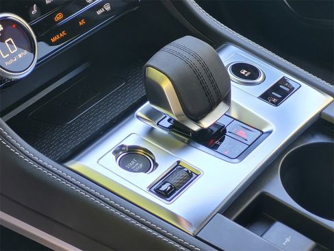 New 2026 Jaguar F-PACE R-Dynamic S image 12