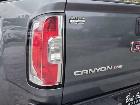 Used 2019 GMC Canyon 2WD Crew Cab w/ Convenience Package image 9